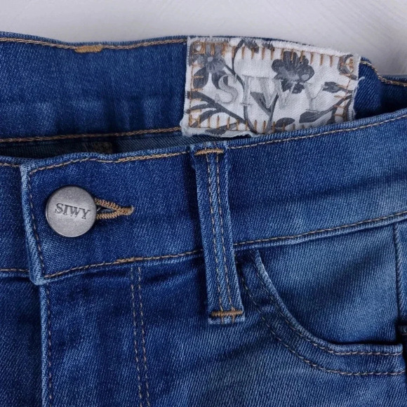 SIWY LA Denim Distressed Jeans Asymmetrical hem  size 26 - Picture 3 of 9